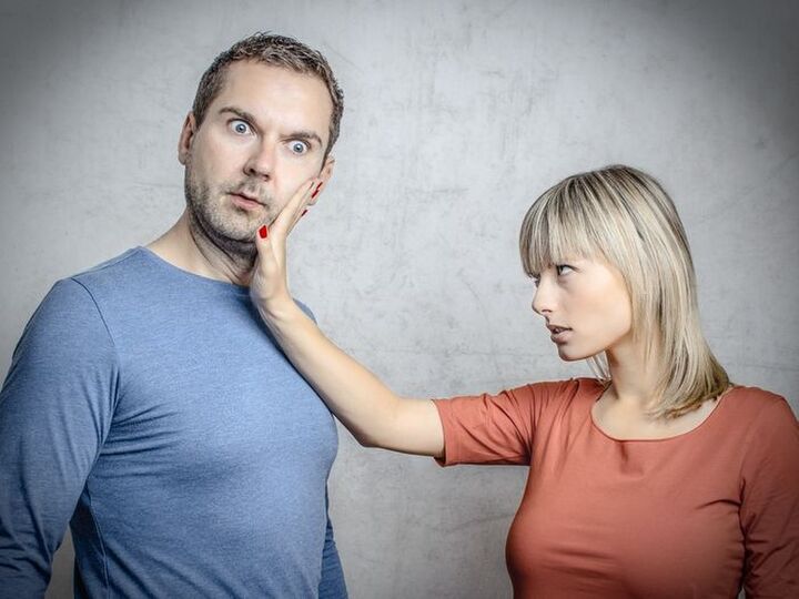 「は?今なんて言った!?」夫の何気ない一言に妻のイライラが爆発!既婚女性100人に聞いた〈夫に言われて腹が立つセリフ〉がリアルすぎた…