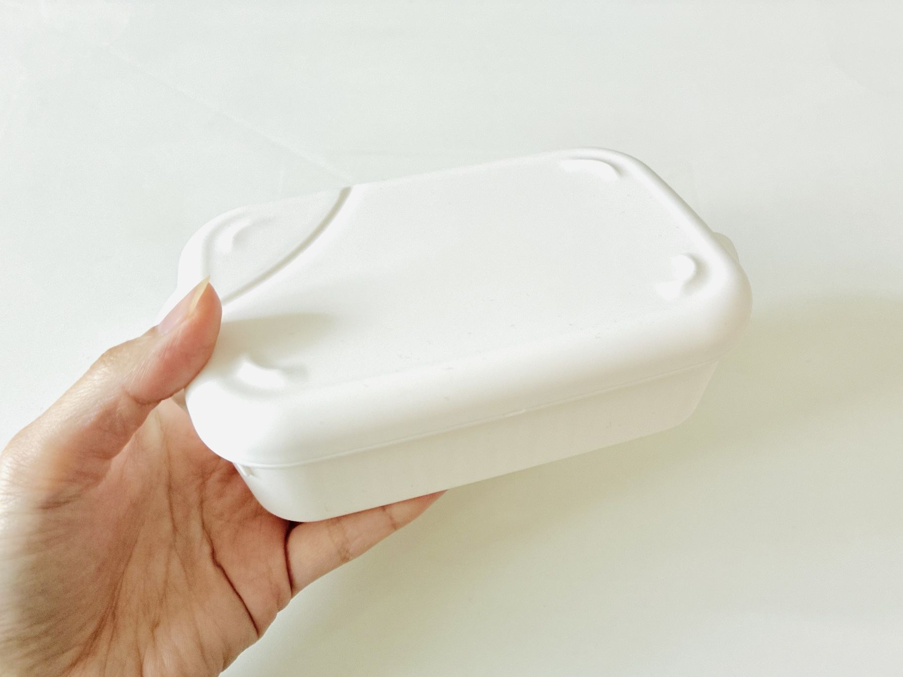 【セリア】ふたを裏返すと…お皿に変身！洗い物が減る『ごはん保存容器』が便利すぎる♪