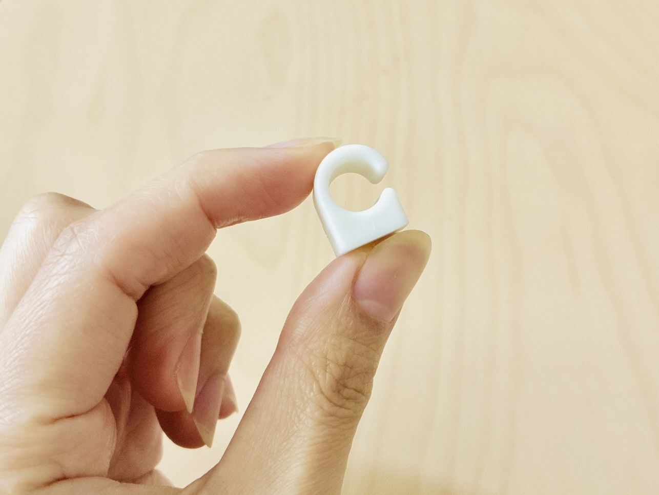 【セリア】レゴのパーツみたいな『ミニ部品』の正体は？ペンも輪ゴムも収納できちゃう！