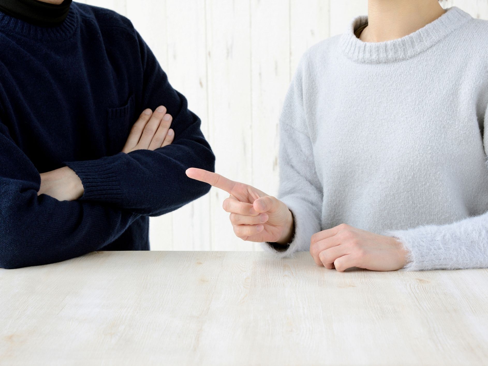 「〜すべき」思考をやめてみよう!正義の押しつけは運気を下げる!?人気占い師が教える「人間関係が劇的に良くなる秘訣」【じぶんでできる開運習慣】