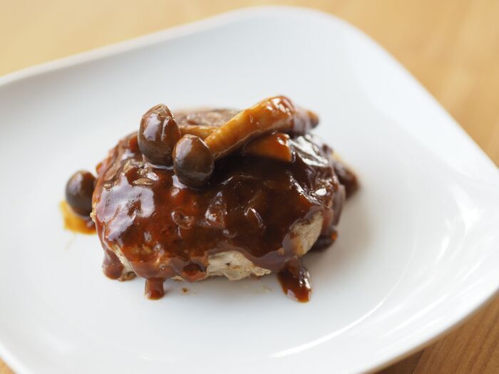 「ハンバーグ」は焼くときの音を聞いて!パチパチしたら火加減を変えるだけで…驚きのふっくら食感に♡
