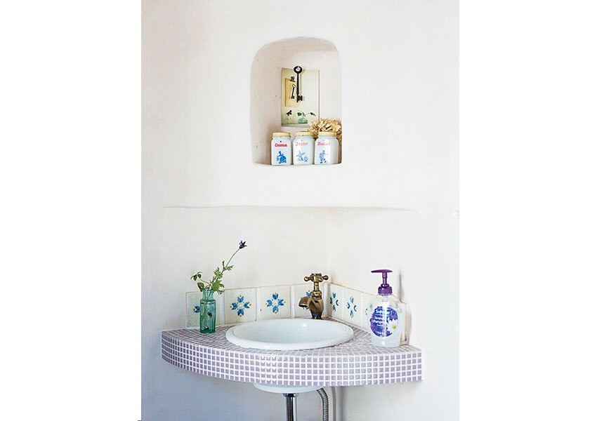 アンティークの家具&外国の家をイメージしたお手洗いコーナー