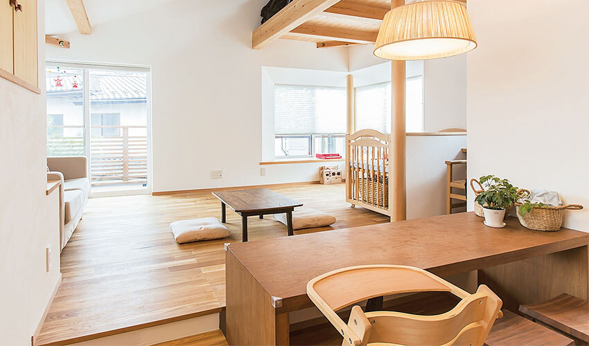 段差を生かしたダイニング