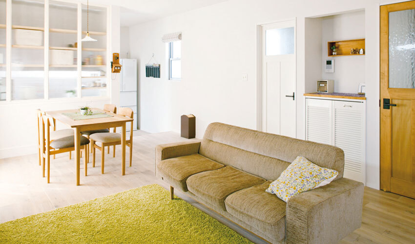 オープンなlivingと冷暖房効率の上がる仕切りドア