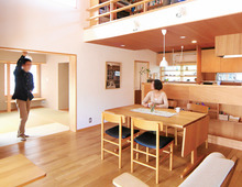 コンパクトな建物に暮らしを豊かにする工夫がいっぱい