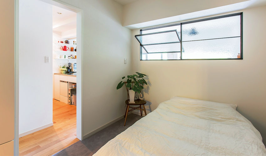 心地いい光が差し込むベッドルーム