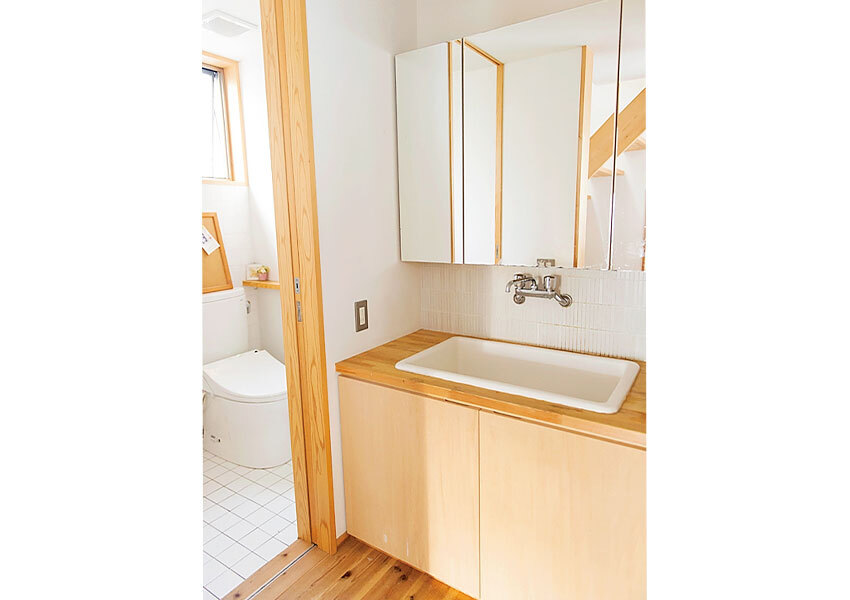 シンプルな印象の洗面室