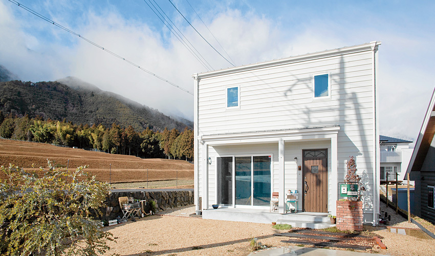 アメリカンな雰囲気が伝わる外観