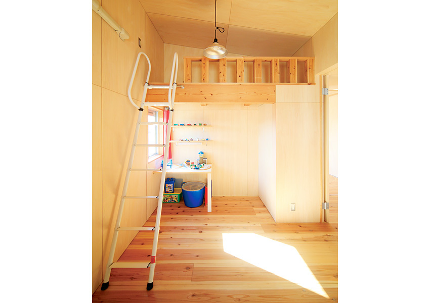 木のぬくもりを感じられる子ども部屋