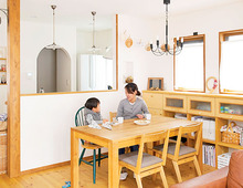 素材とパーツにこだわった居心地のいい住まい
