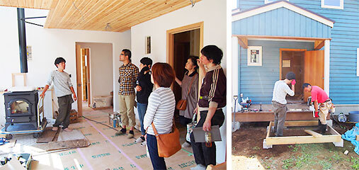 玄関ポーチにデッキ階段の見学者