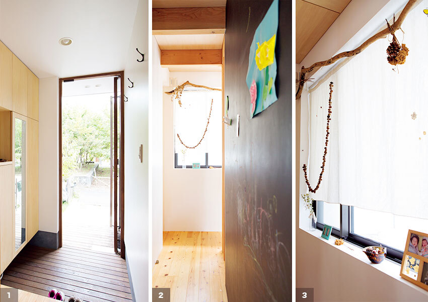 ラフな質感が魅力的な玄関ホール