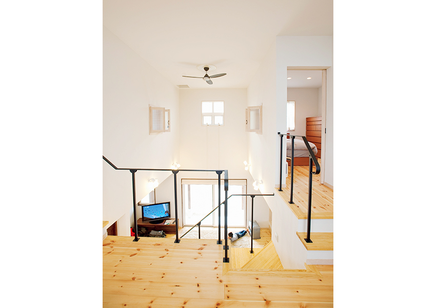 シーリングファンをつけたファミリースペース