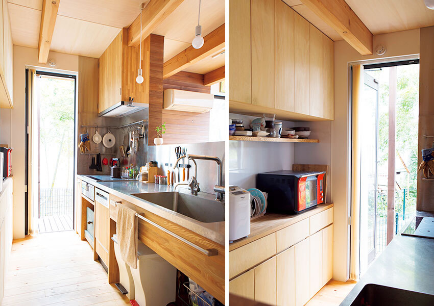 勝手口付きのキッチン