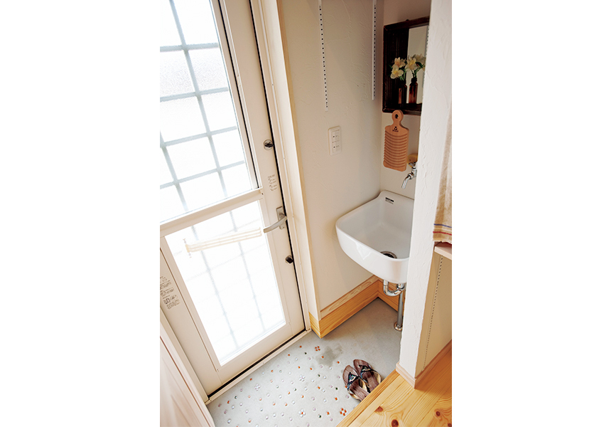 おしゃれな空間の勝手口