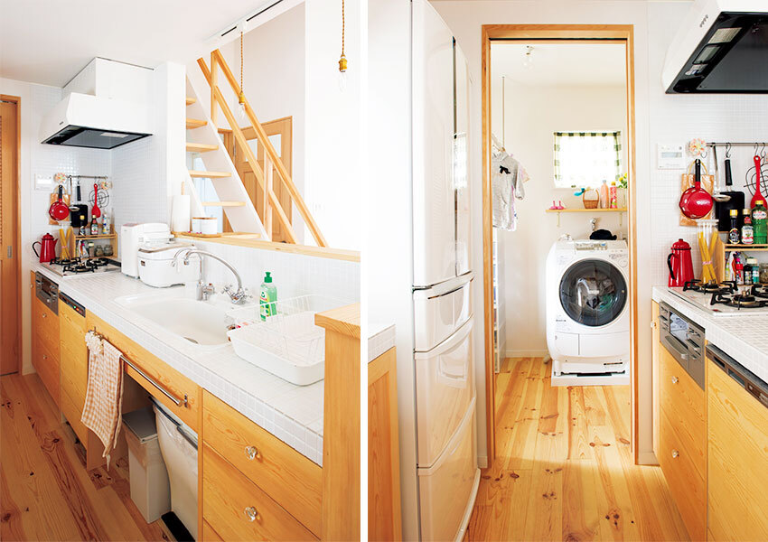 タイルとパイン材で造作したナチュラルキッチン