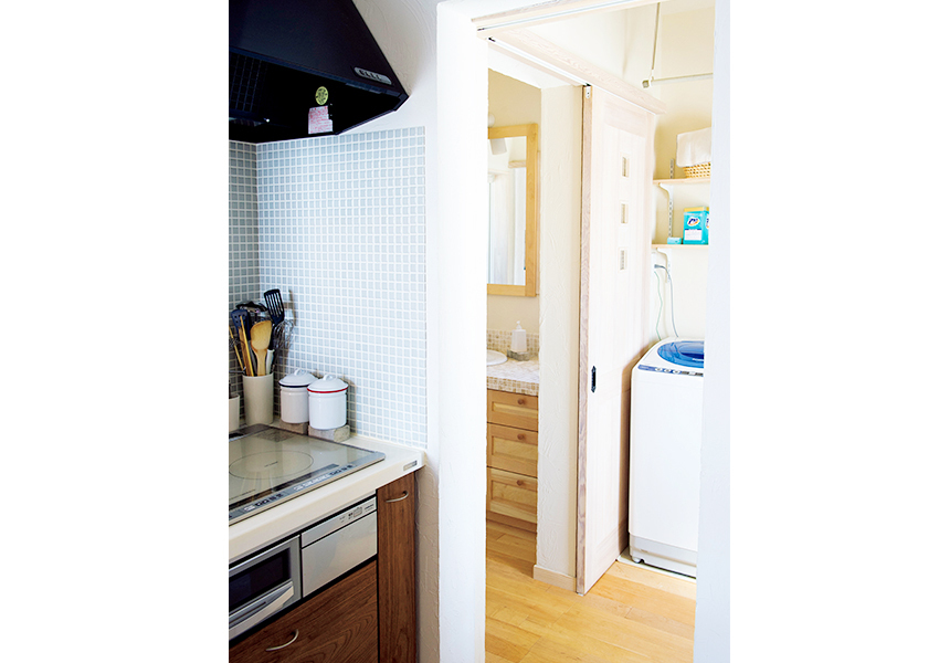 キッチン横に集まっている水回り