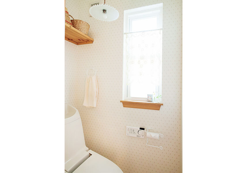 シンプルなトイレ