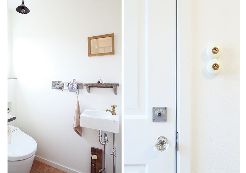 ドアノブや鍵にもこだわりを感じるトイレ