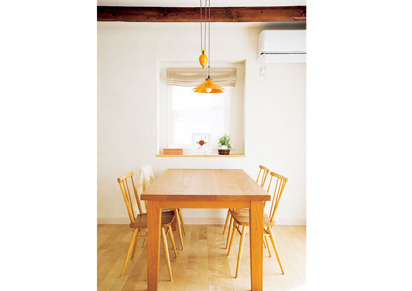 自然素材を多用してナチュラル&エレガントに仕上げたダイニング