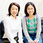 仲良く並んで座るIさん親子