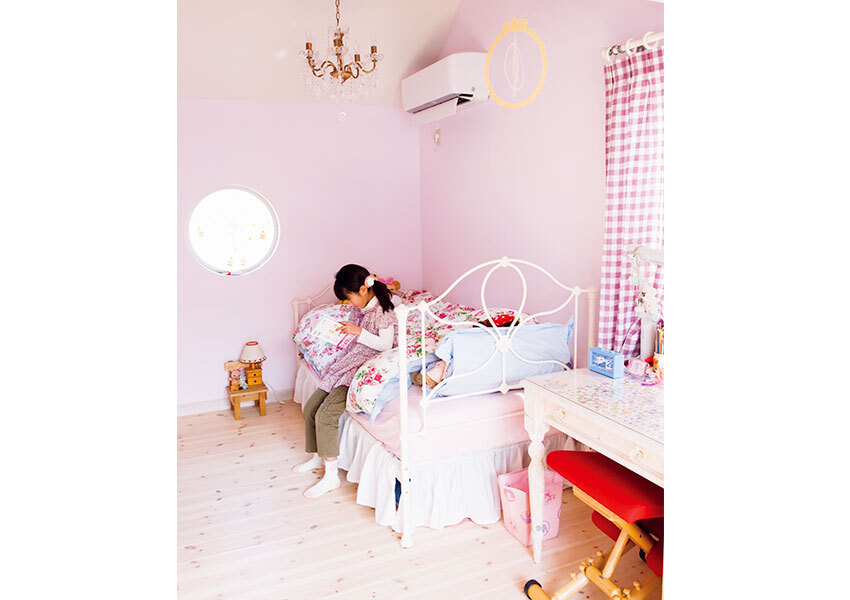 きれいなラベンダー色にこだわった子供部屋