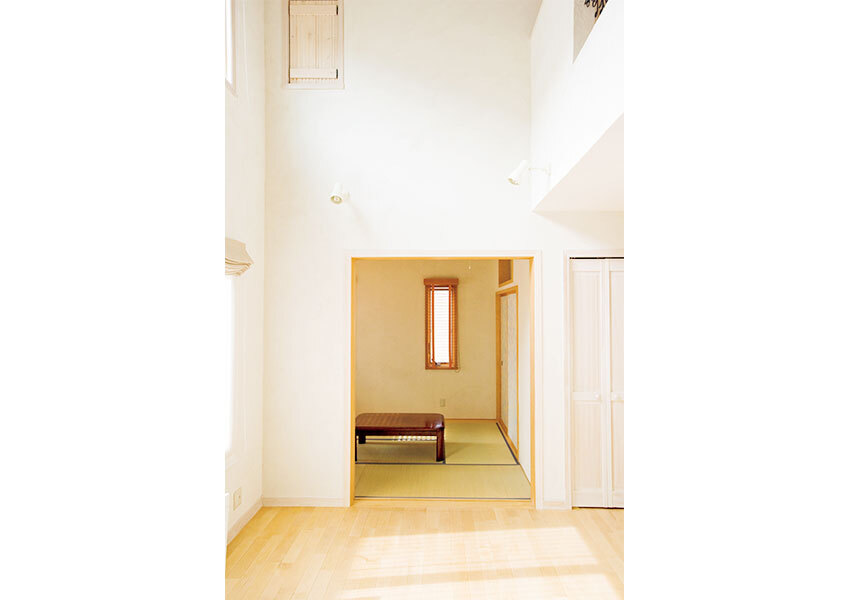 吹き抜けがあっても快適な室温のリビング