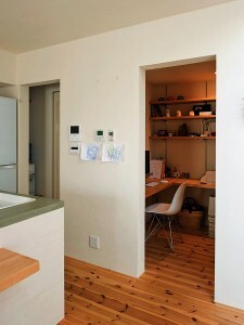 こもり感があって落ち着くワークスペース