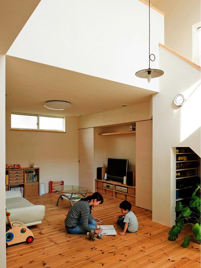 十分な光が入るリビング