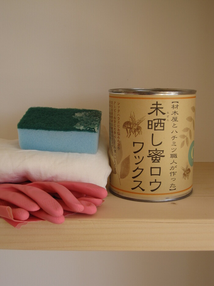 棚の塗装材料の「未晒し蜜ロウワックス」