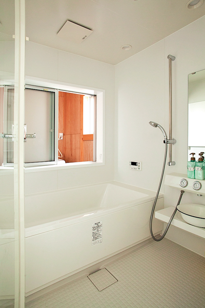 シンプルなバスルーム