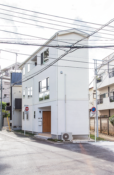 狭小住宅の外観