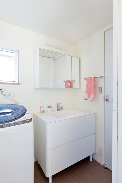 安価でデザインが好みで手入れもラクな洗面室