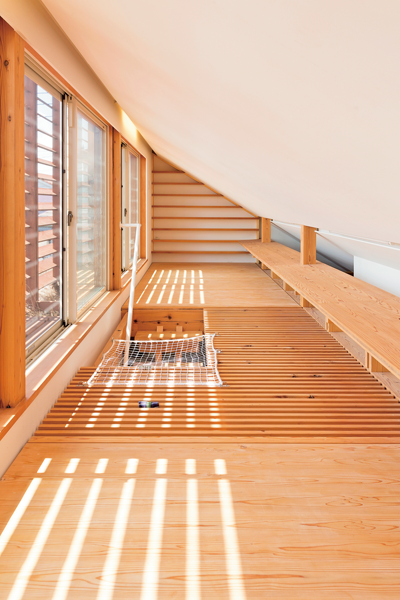 すのこ状の床のロフト""