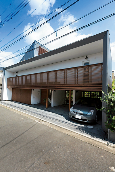 どっしりと安定感のある外観""