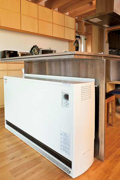 深夜電力を利用できる蓄熱式暖房機""