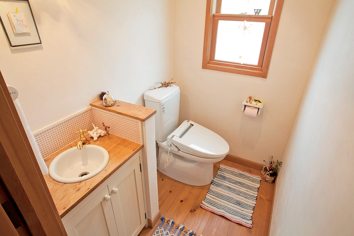 素材とデザインにこだわったトイレ