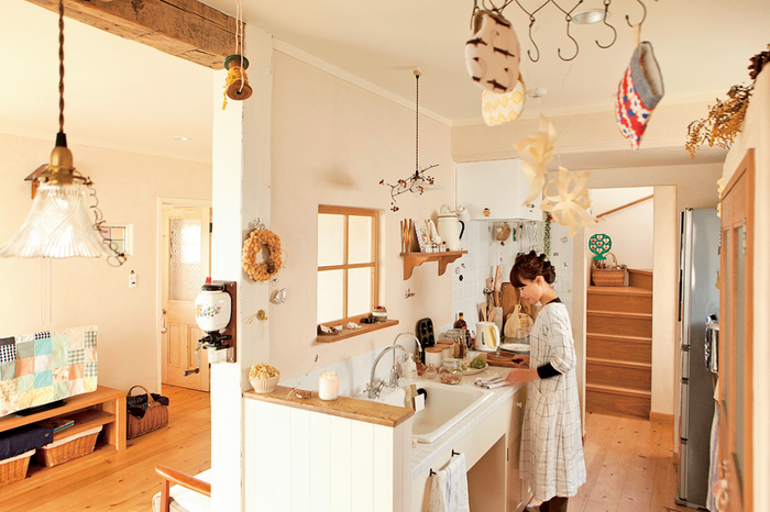 セミクローズドタイプのオーダメイドキッチン