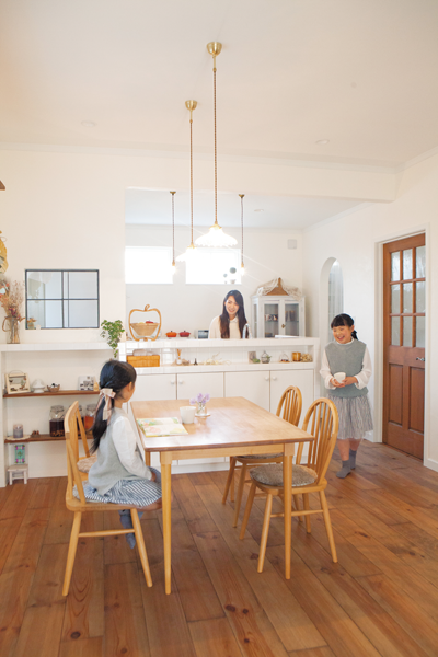 あたたかみのある雰囲気のリビング