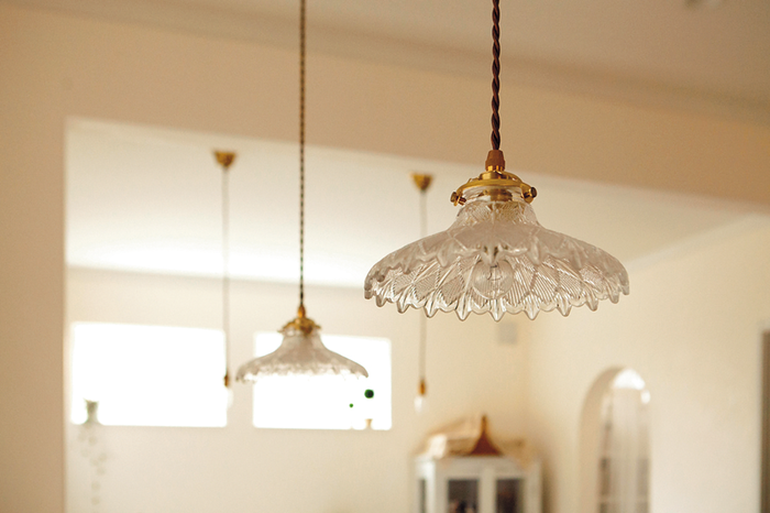 ガラスシェードのランプ