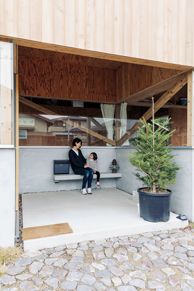 ベンチ付きポーチ