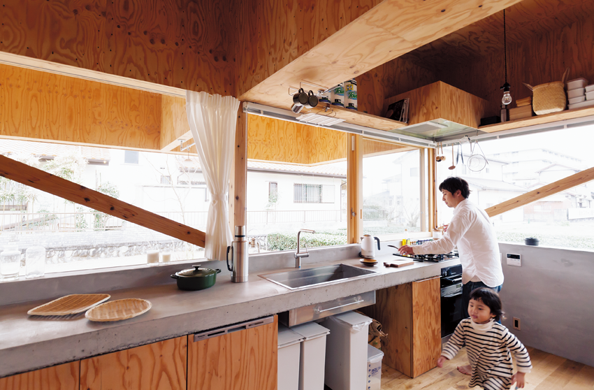 幅広に設計されたキッチン