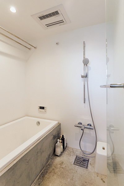 シンプルイズベストの浴室