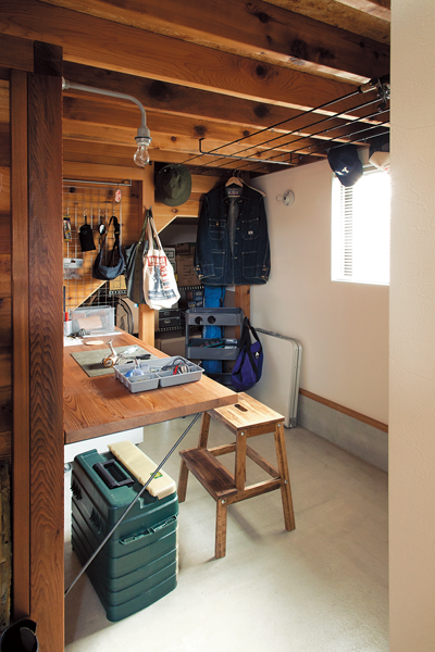 玄関に続く土間にある趣味室
