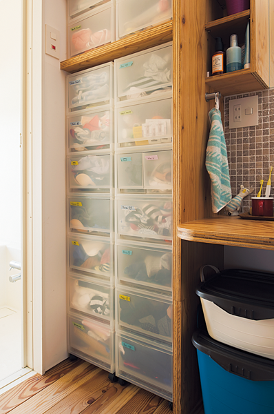 無印良品のプラケースを採用した収納