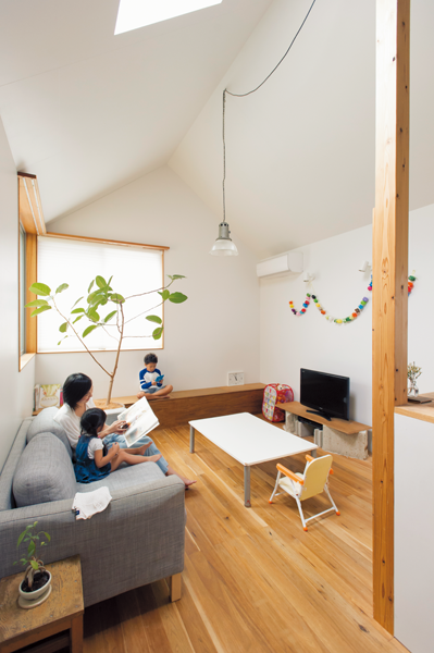 ダイニングテーブルのない家族でゆったり過ごすLD