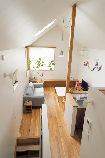 天窓から太陽の光がたっぷりな2F