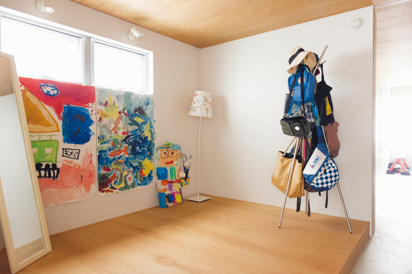 暮らしの変化に合わせてフレキシブルに変化できる1階の奥に設けた小上がり