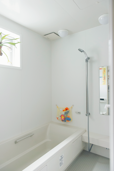 掃除がらくらく快適なシンプルなシステムバス