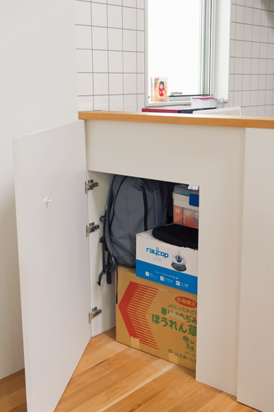 たっぷり収納が便利なL字の角